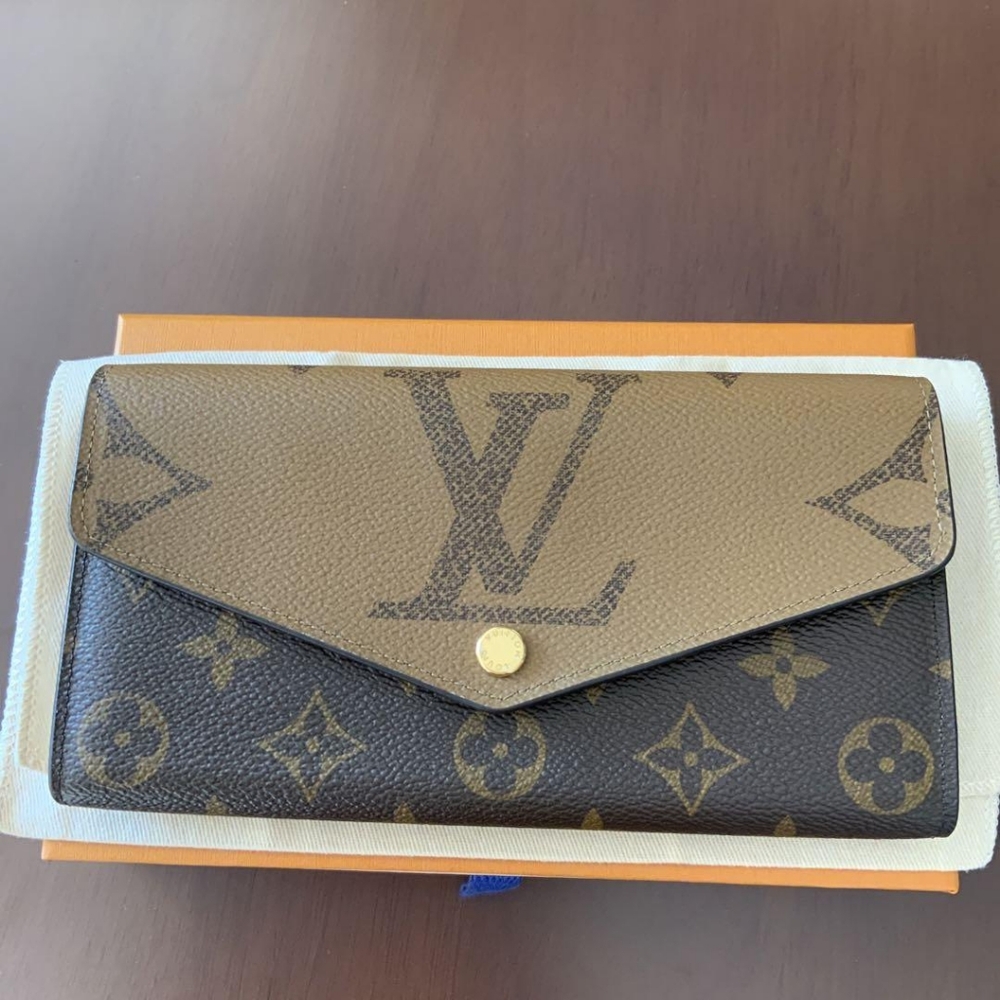 Louis Vuitton Sarah Wallet